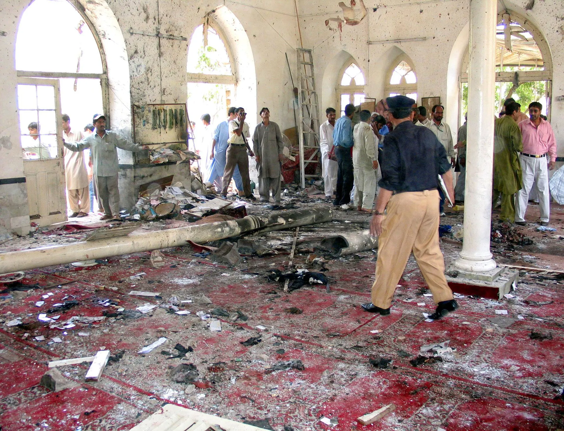 من الانفجار